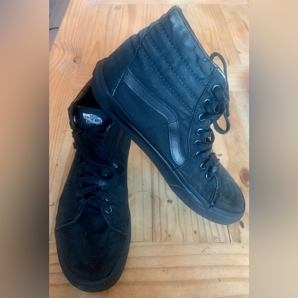 Men’s Vans Classic High Top Skateboard Kick Size 9